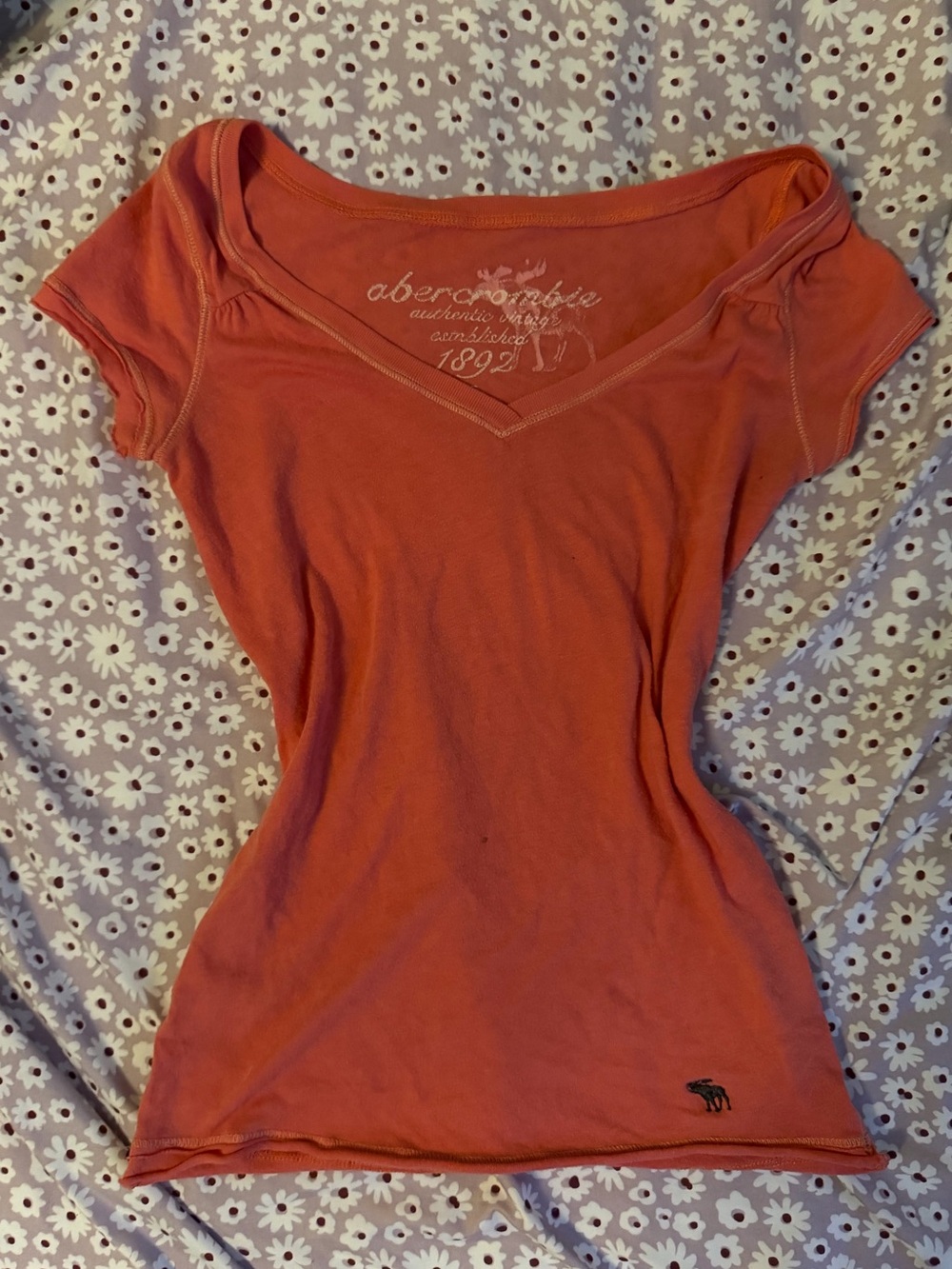 Abercrombie & Fitch Vintage Y2k Women's Short Sleeve V-Neck Tee — Coral